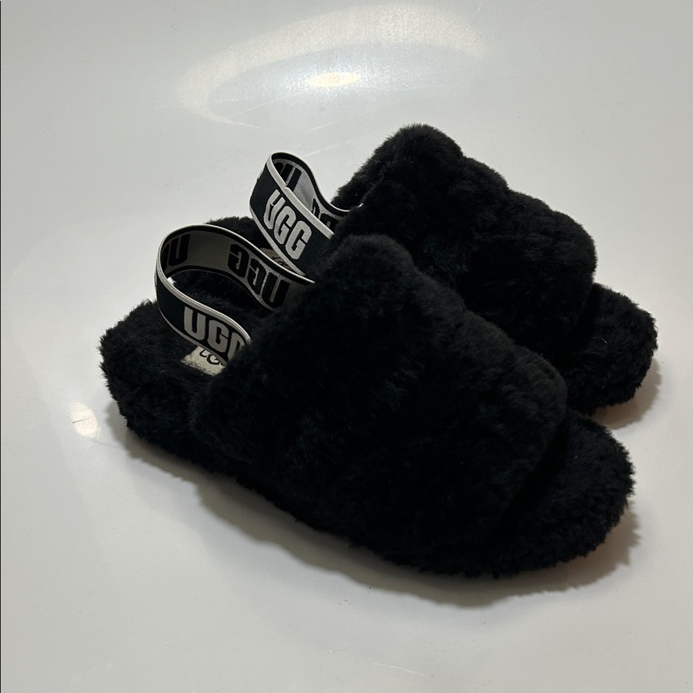 UGG  Black Fluff Yeah Slide size 7